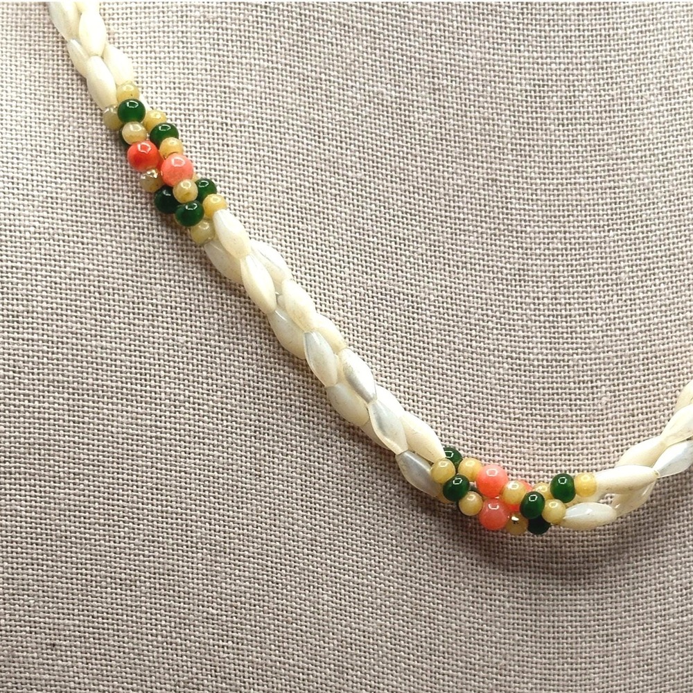 Vintage 1960s Mother of Pearl Triple Strand Necklace with Coral Jade Accents 18" - Picture 3 of 7